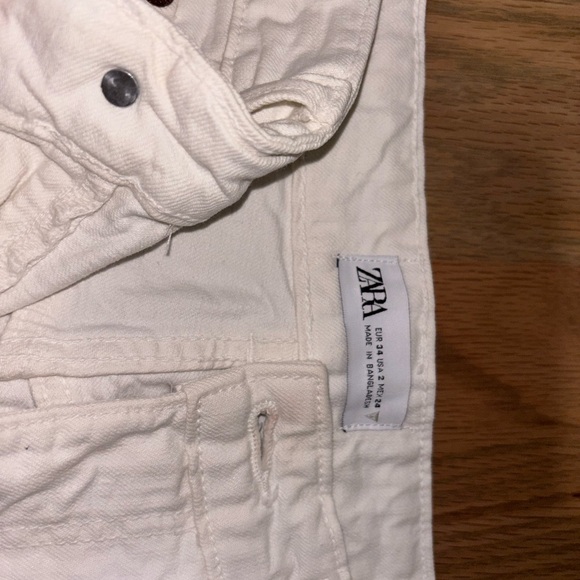 Zara Women's High Rise White Jeans - Picture 3 of 3